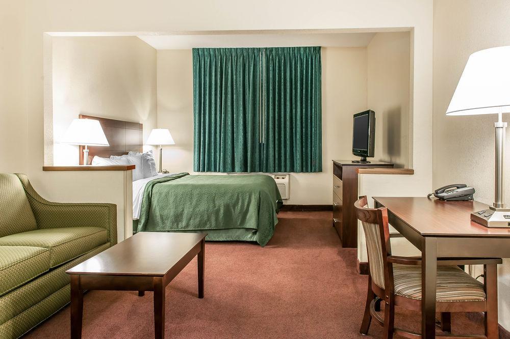 Quality Inn & Suites Danville Extérieur photo