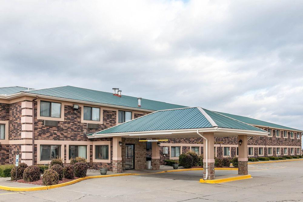Quality Inn & Suites Danville Extérieur photo