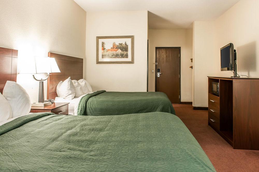 Quality Inn & Suites Danville Extérieur photo