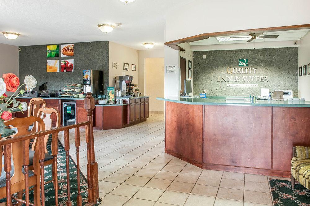 Quality Inn & Suites Danville Extérieur photo