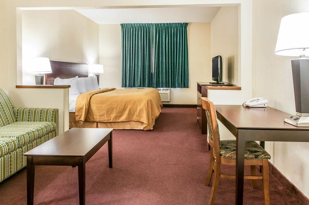 Quality Inn & Suites Danville Extérieur photo