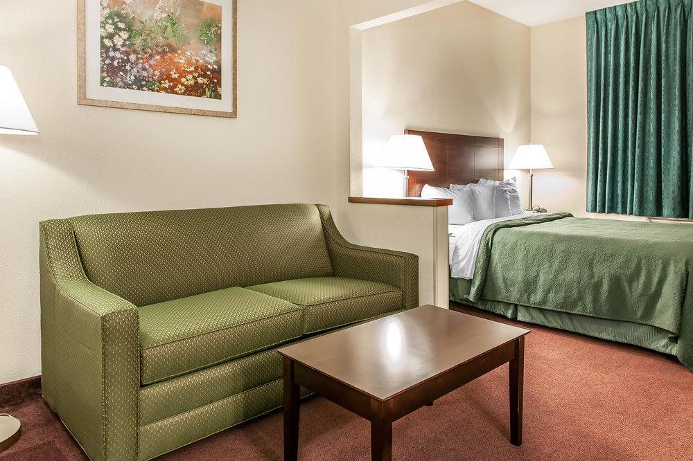Quality Inn & Suites Danville Extérieur photo
