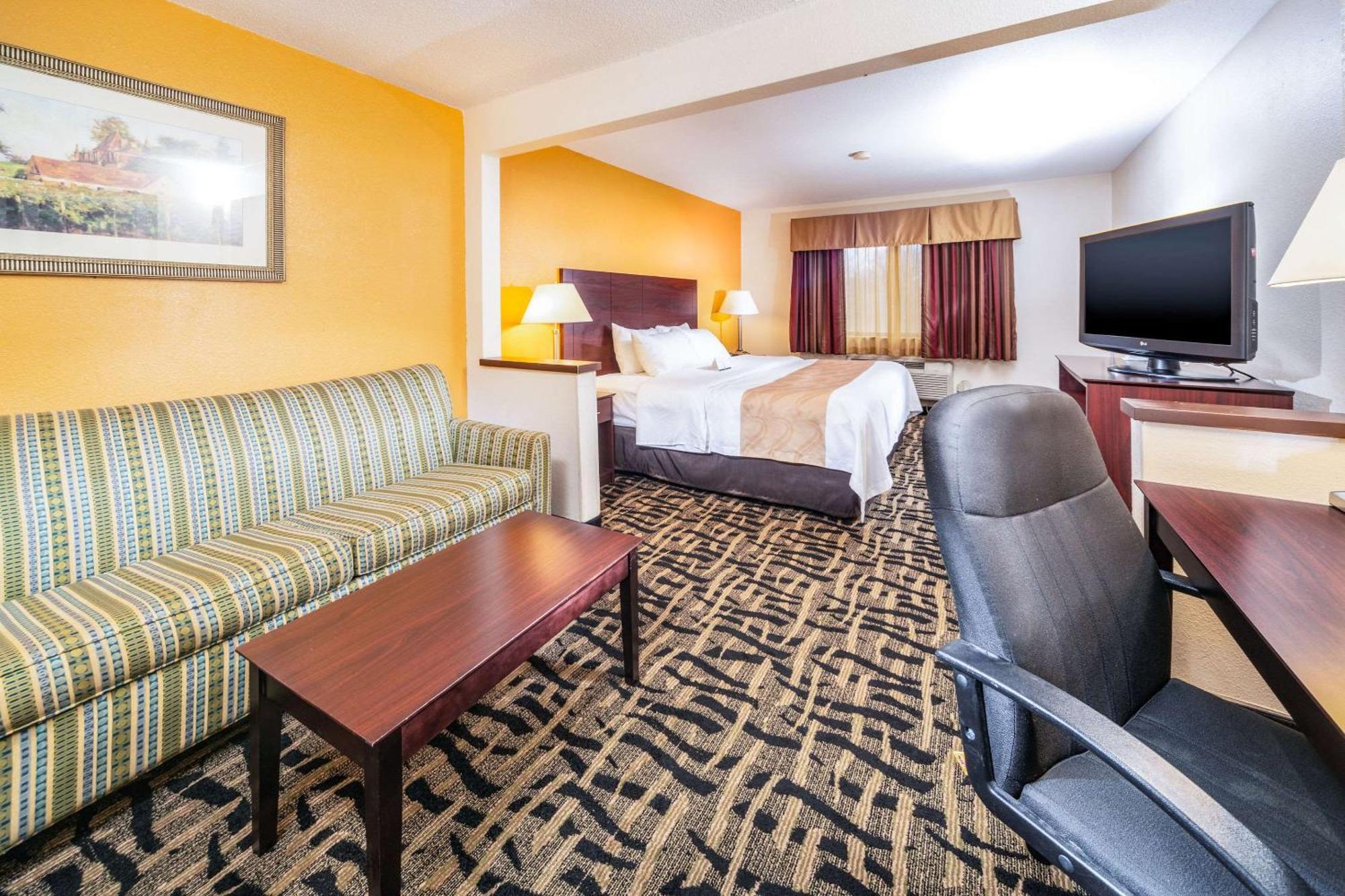 Quality Inn & Suites Danville Extérieur photo