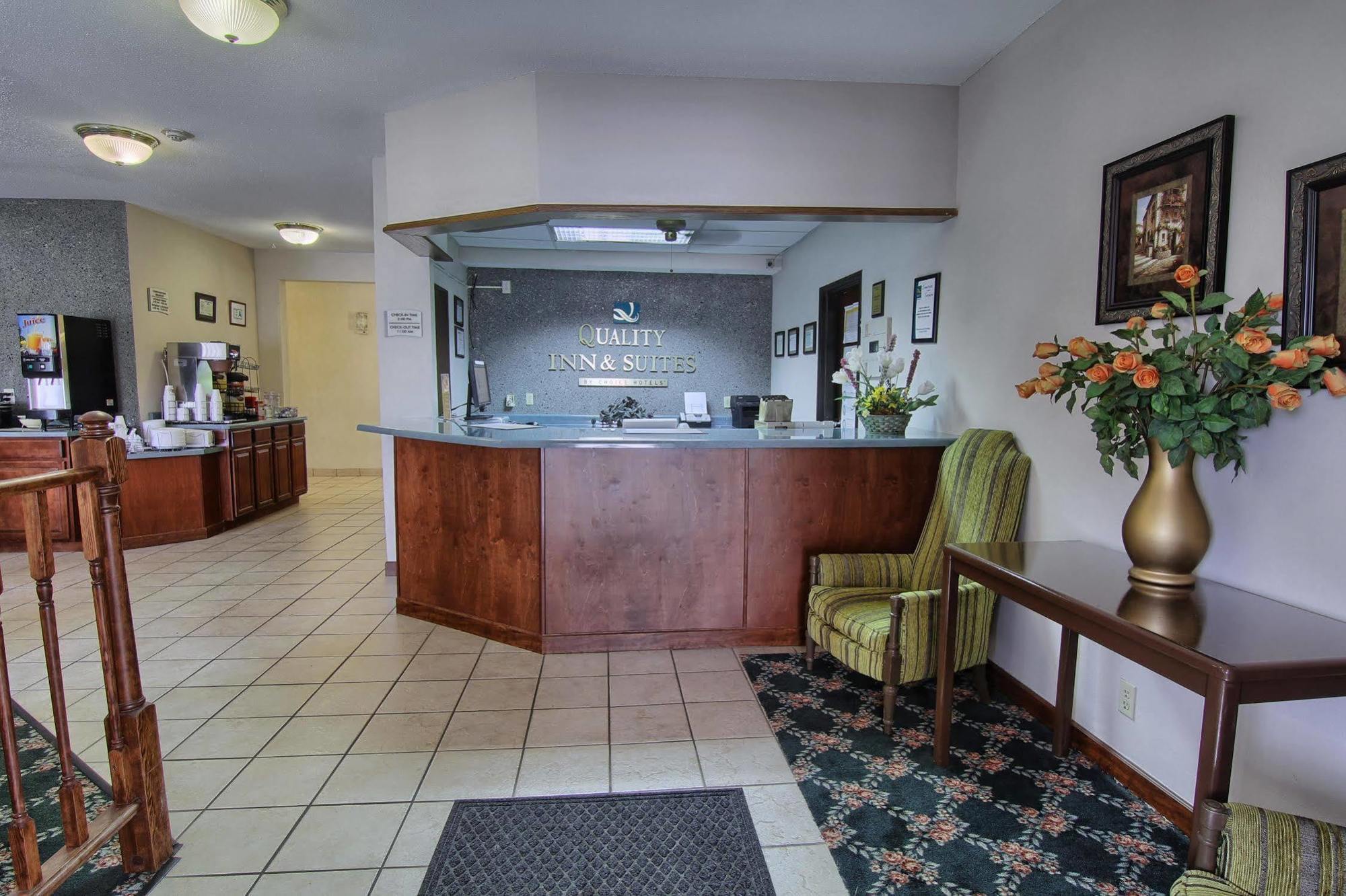 Quality Inn & Suites Danville Extérieur photo