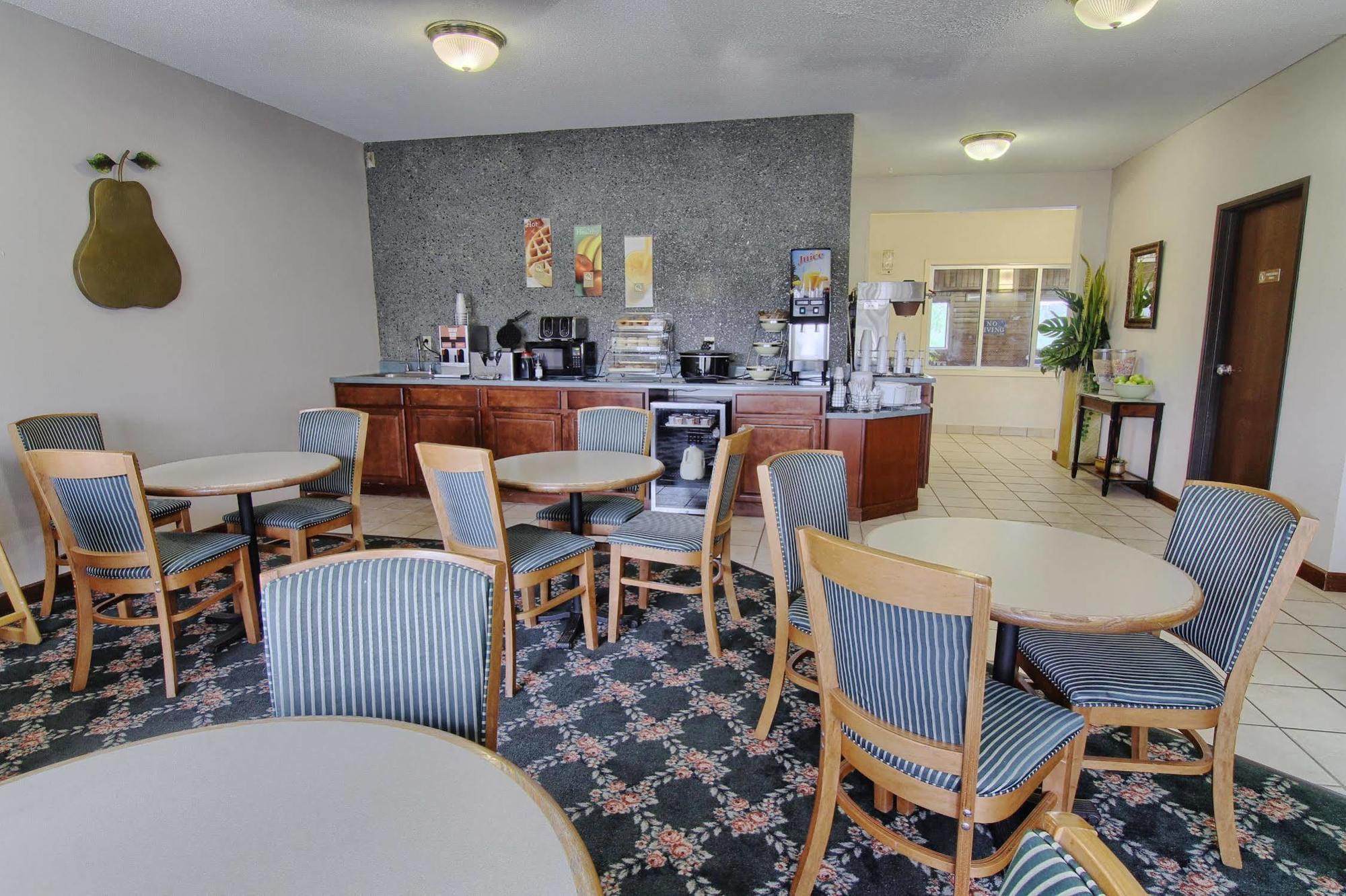 Quality Inn & Suites Danville Extérieur photo