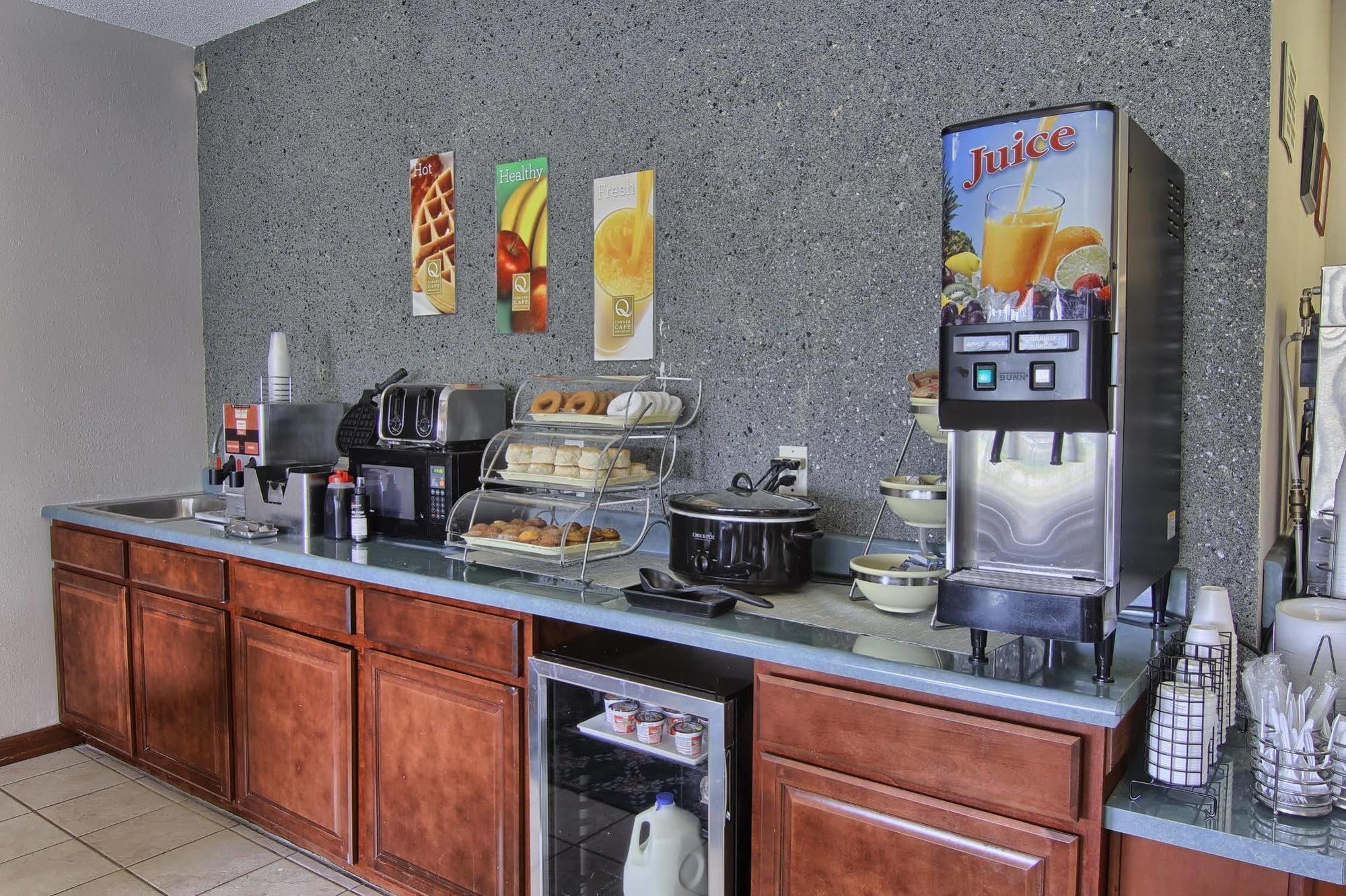 Quality Inn & Suites Danville Extérieur photo