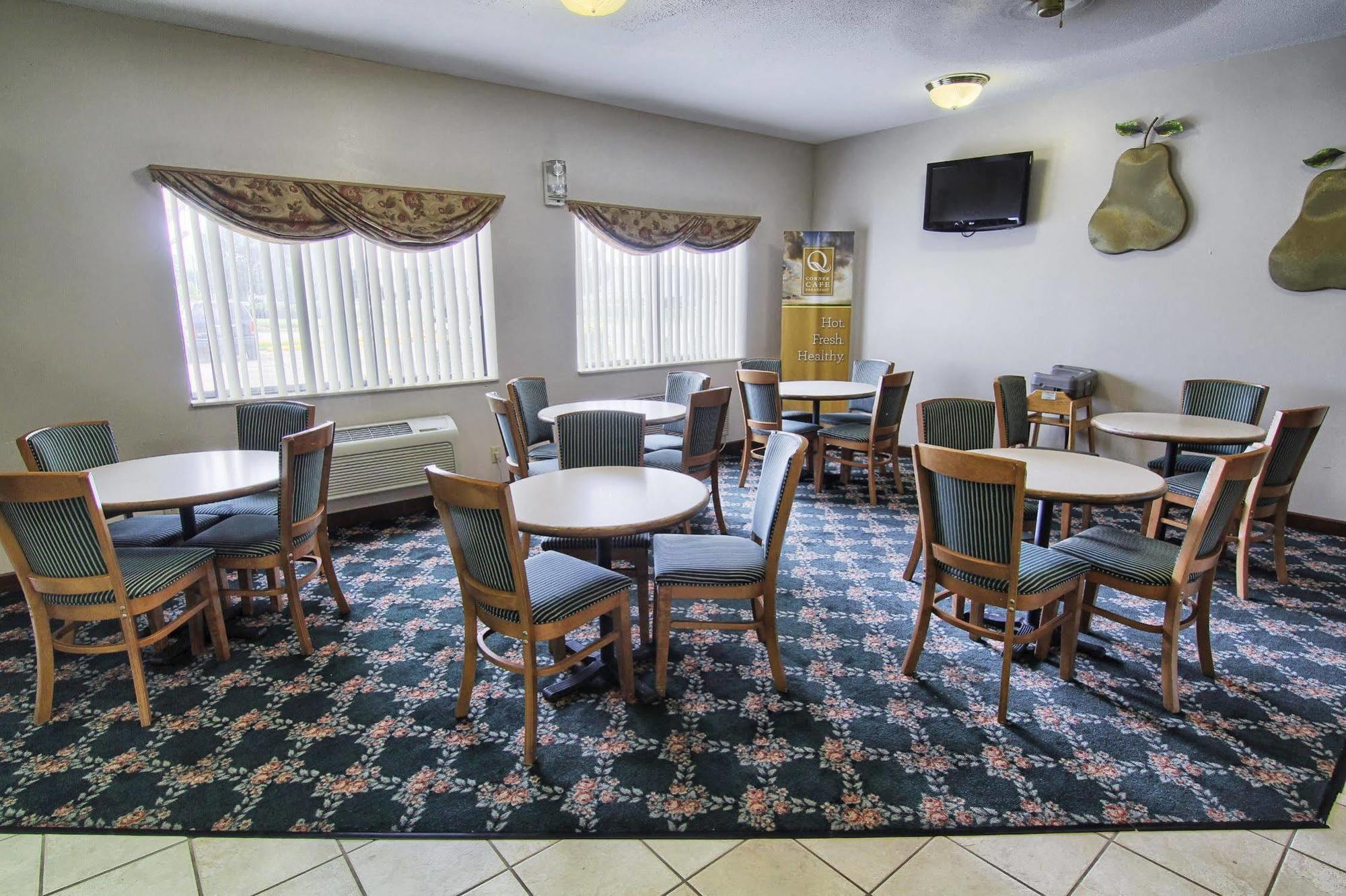 Quality Inn & Suites Danville Extérieur photo
