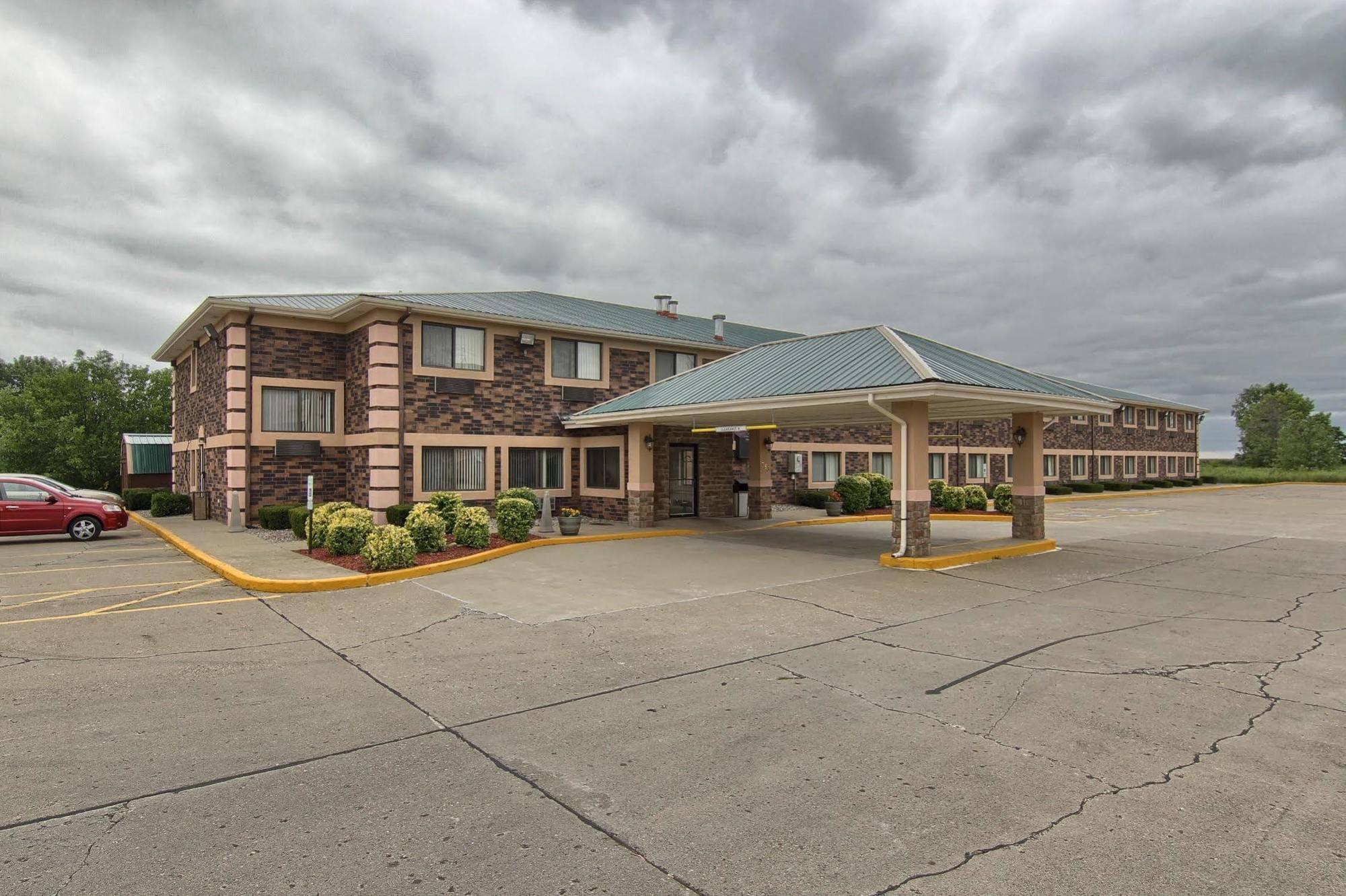 Quality Inn & Suites Danville Extérieur photo