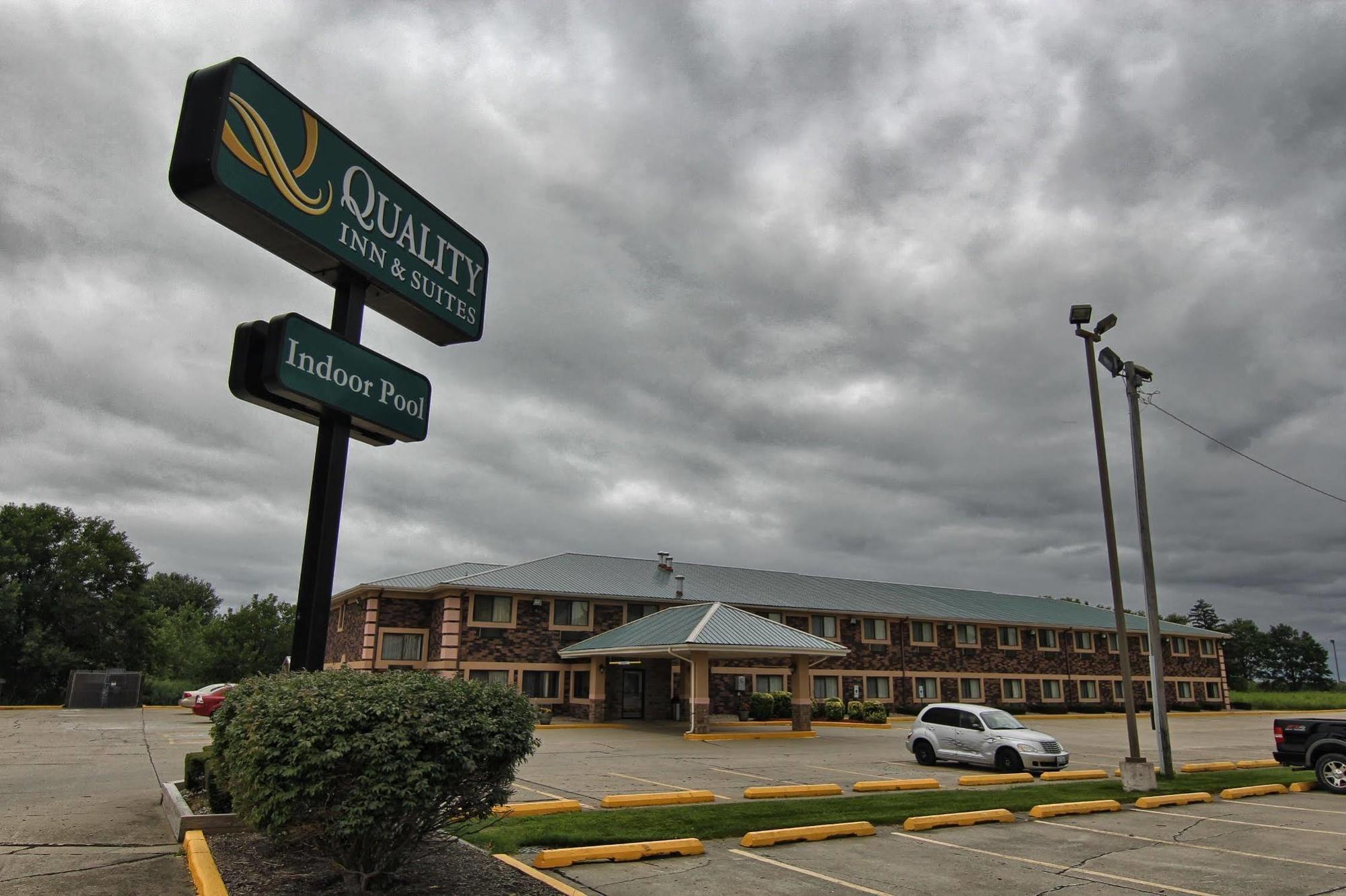 Quality Inn & Suites Danville Extérieur photo